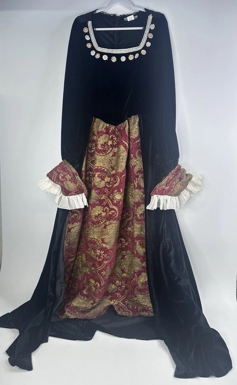 Whimsigoth Renfaire Witchy Velvet Queen Romantic Anne Boleyn Costume Cosplay L